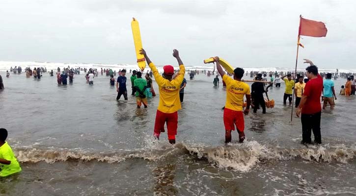 মোখা: আড়াই হাজার বাসিন্দা সেন্টমার্টিন থেকে টেকনাফে